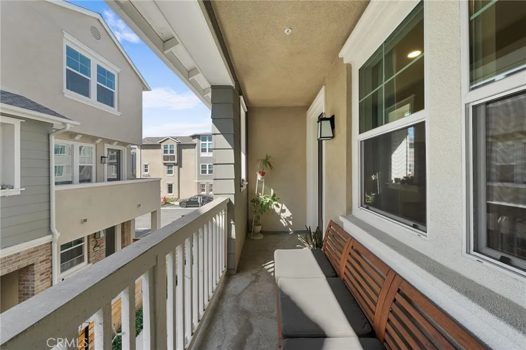 2nd floor balcony