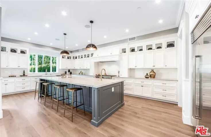 4710 Noeline Avenue, Encino, California 91436