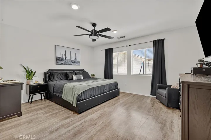 1234 Universal Way, Hemet, California 92543