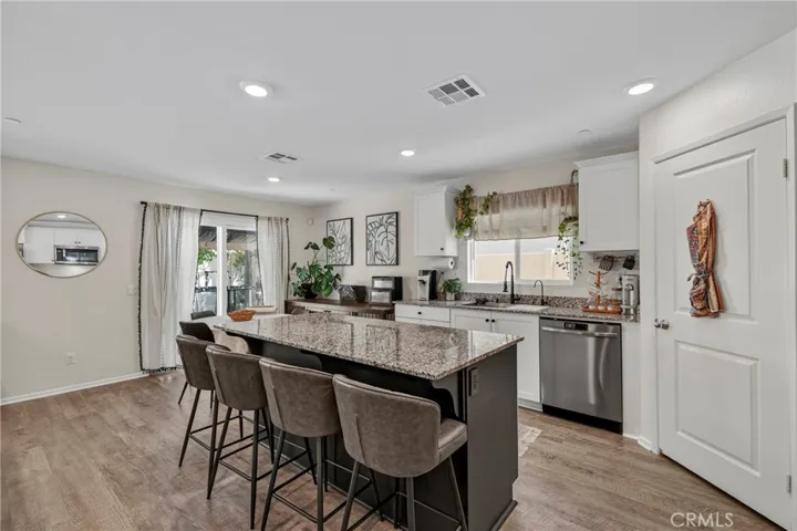 1234 Universal Way, Hemet, California 92543