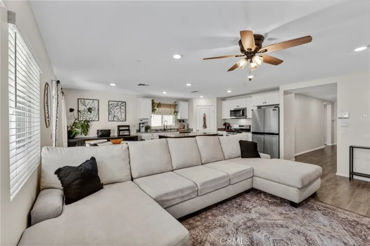 1234 Universal Way, Hemet, California 92543