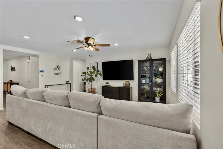 1234 Universal Way, Hemet, California 92543
