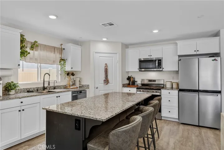 1234 Universal Way, Hemet, California 92543