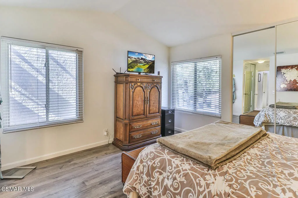 kMain Bedroom Suite3