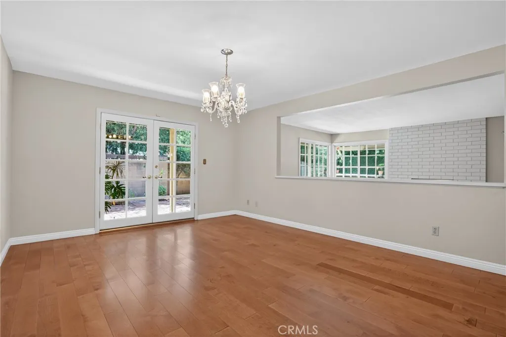 bedroom 1/ extra dining area