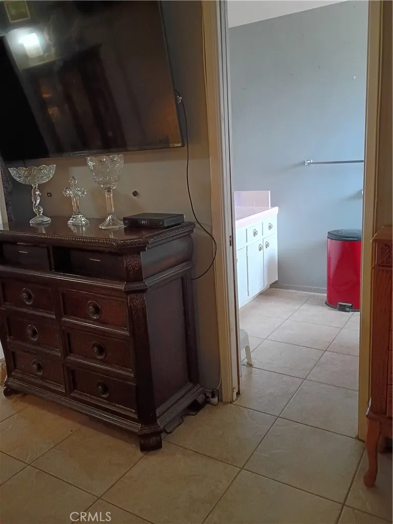 MASTER BEDROOM WITH BATHROOM