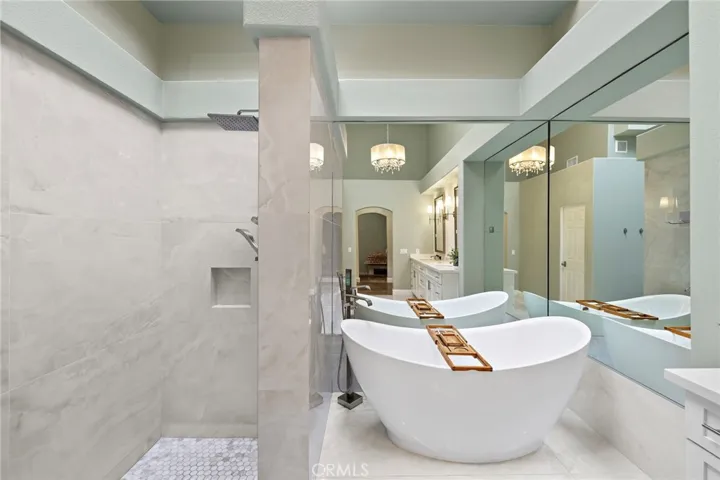 5 Northampton Court, Newport Beach, California 92660