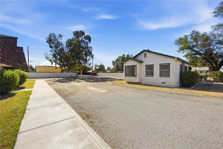 931 26th, Bakersfield, California 93301