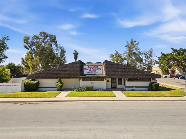 931 26th, Bakersfield, California 93301