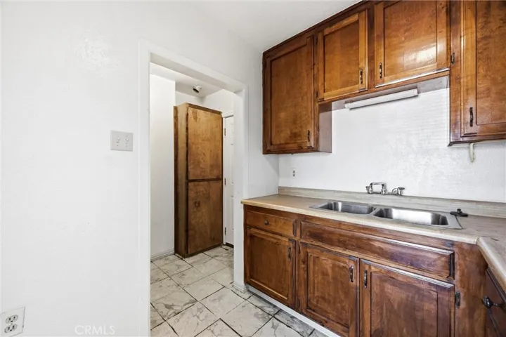 931 26th, Bakersfield, California 93301
