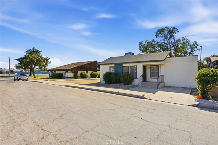 931 26th, Bakersfield, California 93301