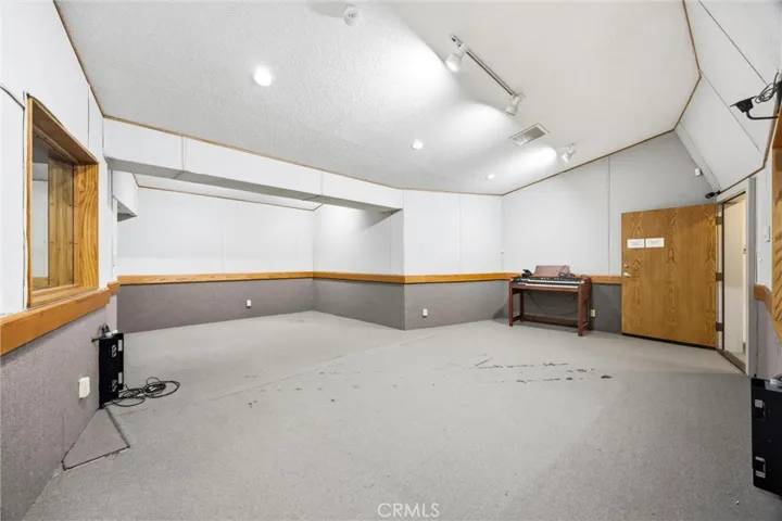 931 26th, Bakersfield, California 93301