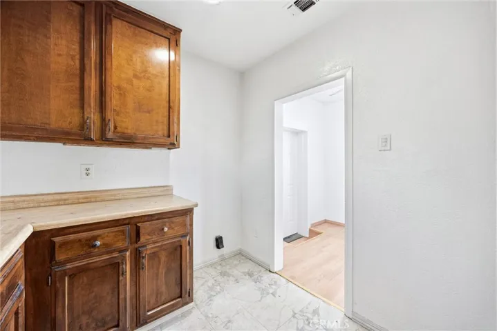 931 26th, Bakersfield, California 93301
