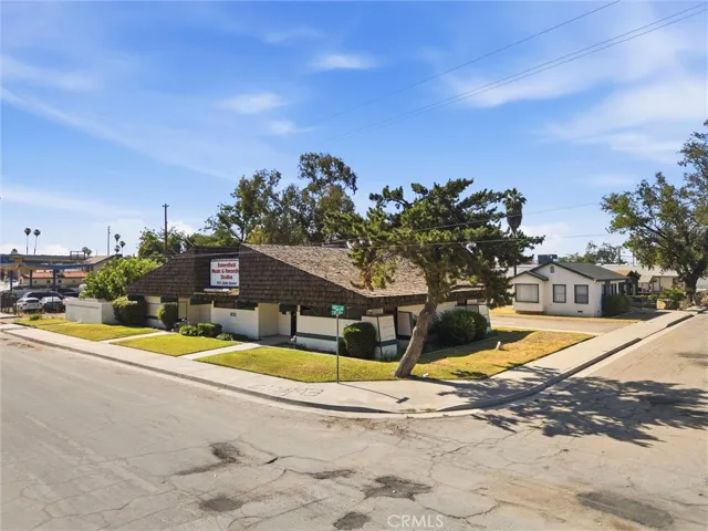 931 26th, Bakersfield, California 93301