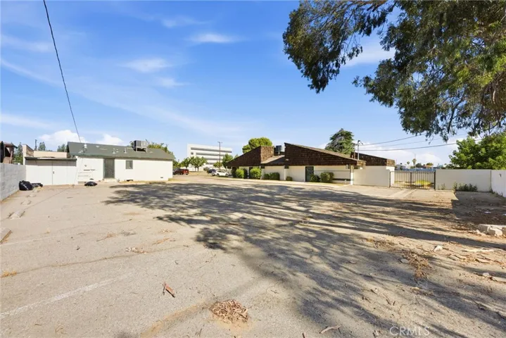 931 26th, Bakersfield, California 93301