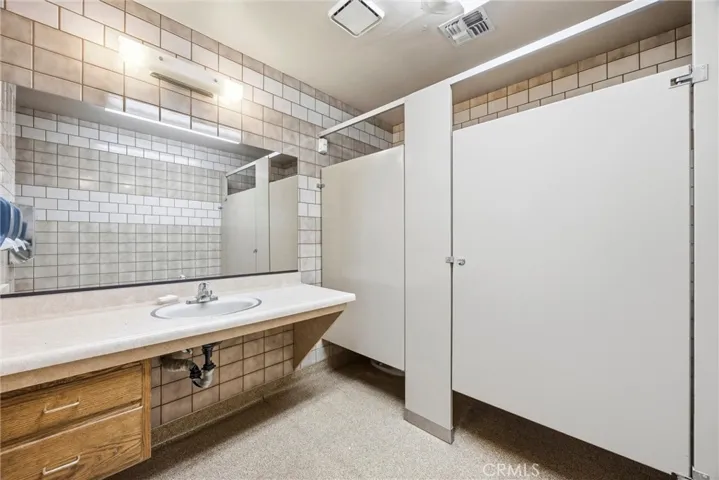931 26th, Bakersfield, California 93301