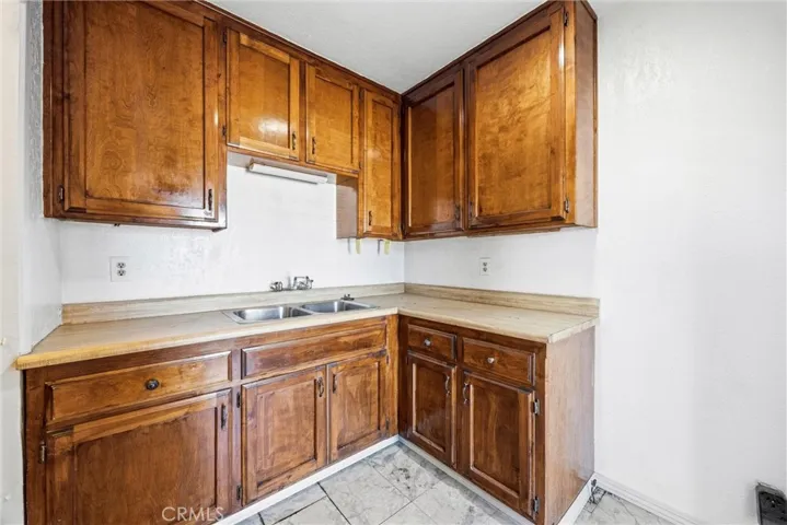 931 26th, Bakersfield, California 93301