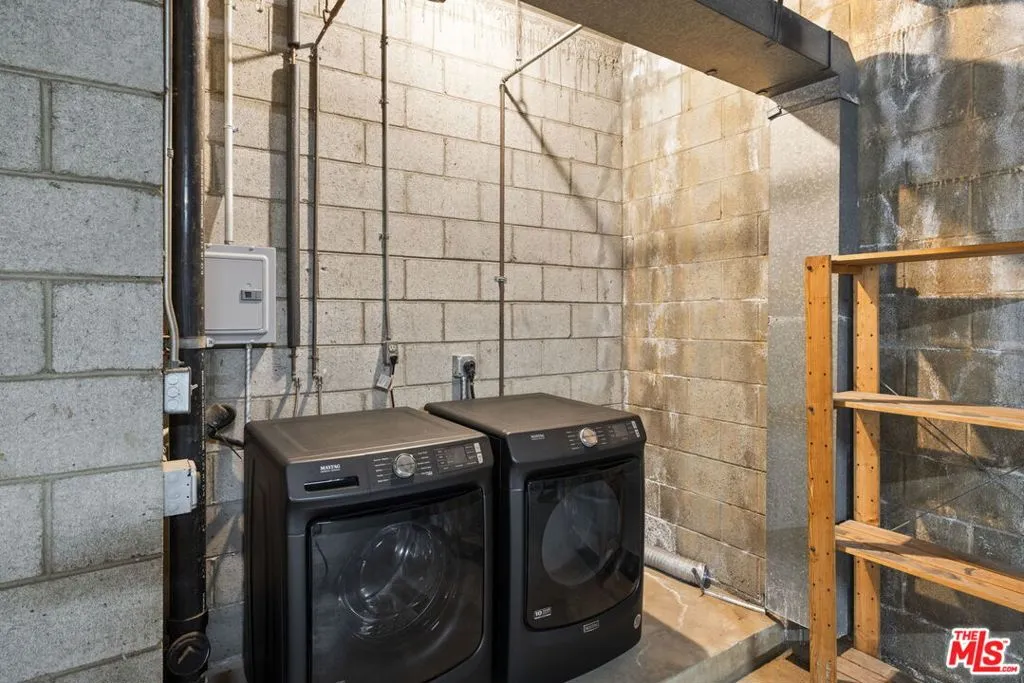 Full size laundry in garage