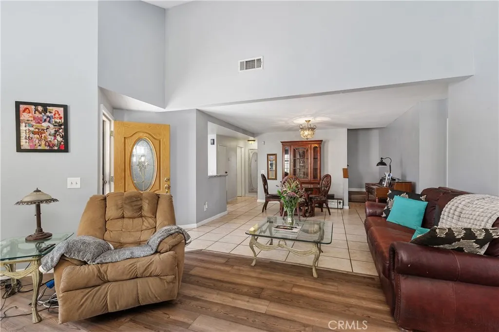 Open-Concept Living & Dining Areas