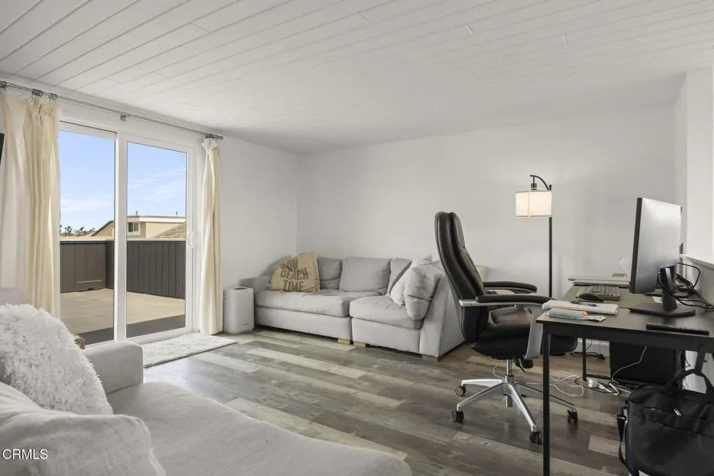 48-web-or-mls-3908OceanDr003