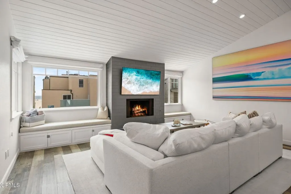 28-web-or-mls-3908OceanDr033