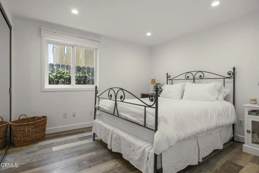 21-web-or-mls-3908OceanDr090