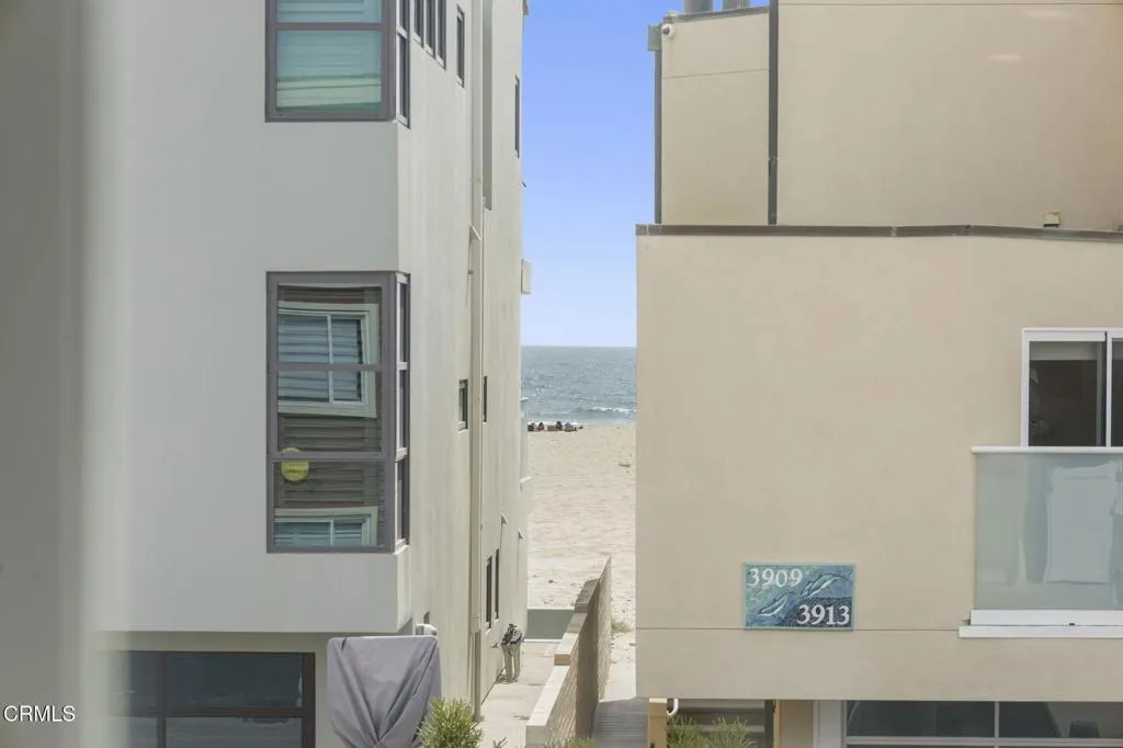 31-web-or-mls-3908OceanDr105