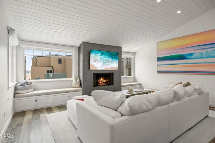 28-web-or-mls-3908OceanDr033