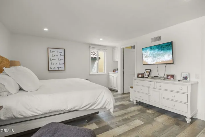 42-web-or-mls-3908OceanDr060