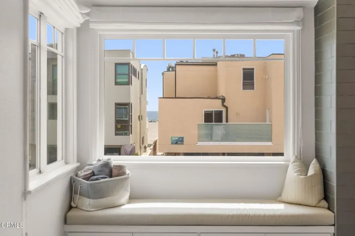 30-web-or-mls-3908OceanDr102
