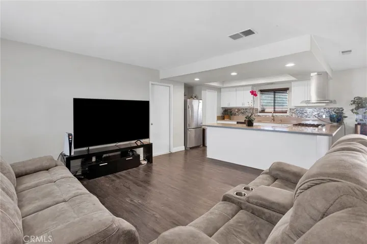 21330 Ramona, Apple Valley, California 92307