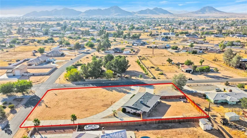 21330 Ramona, Apple Valley, California 92307