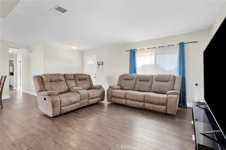 21330 Ramona, Apple Valley, California 92307