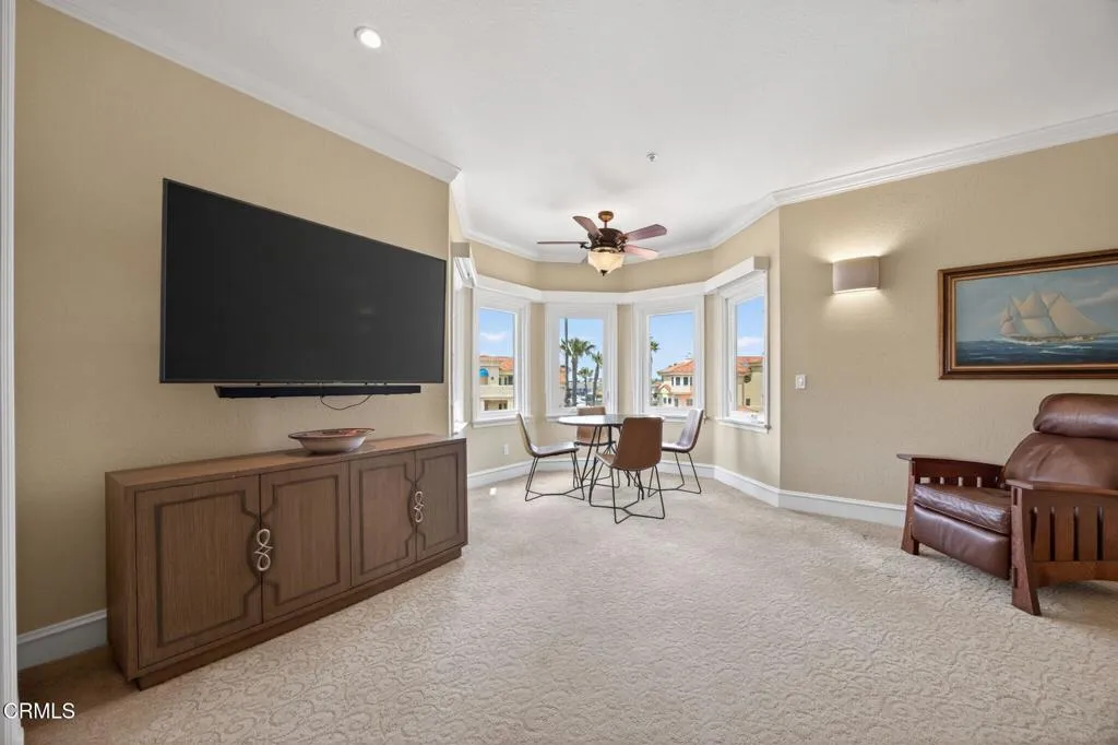 22-web-or-mls-Upmarket Media-1753Eme049
