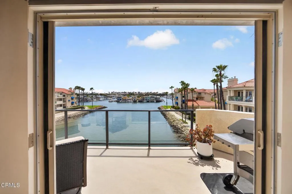 29-web-or-mls-Upmarket Media-1753Eme076