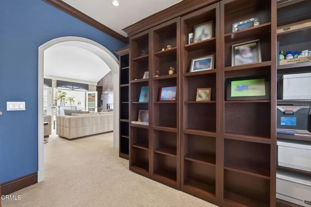 28-web-or-mls-Upmarket Media-1753Eme073