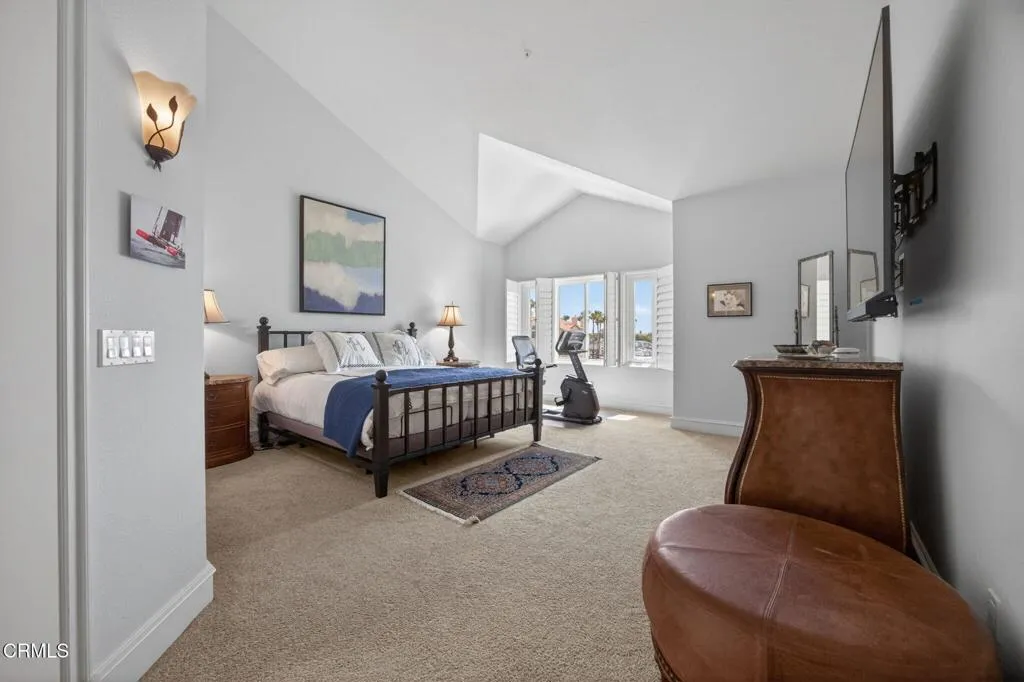 38-web-or-mls-Upmarket Media-1753Eme103