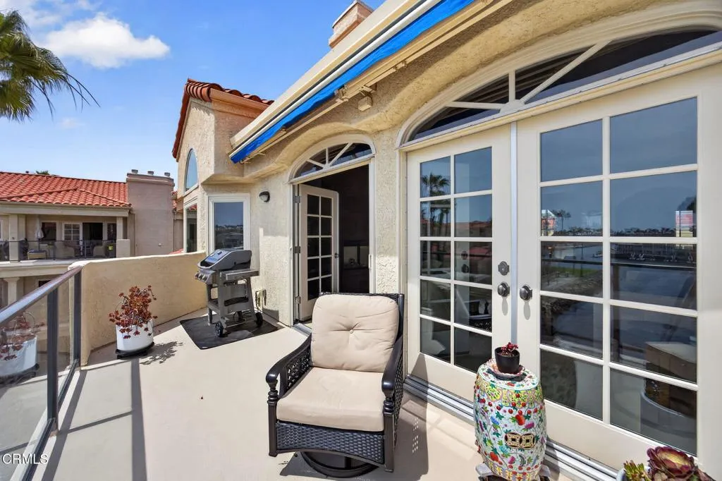 33-web-or-mls-Upmarket Media-1753Eme088
