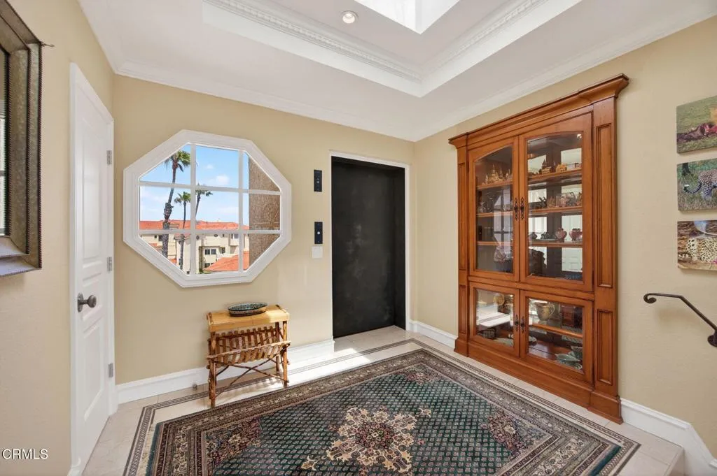 7-web-or-mls-Upmarket Media-1753Eme004