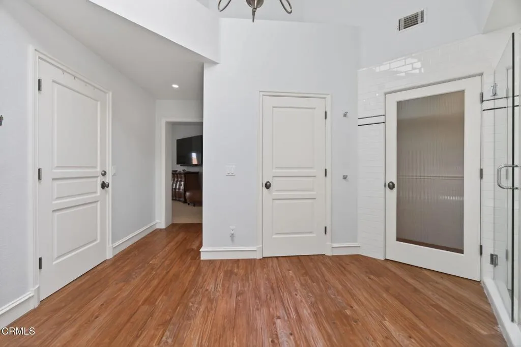 43-web-or-mls-Upmarket Media-1753Eme118