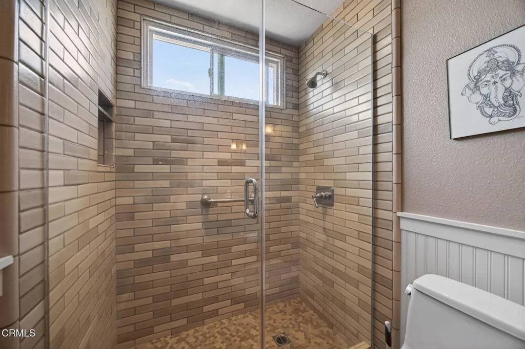37-web-or-mls-Upmarket Media-1753Eme100