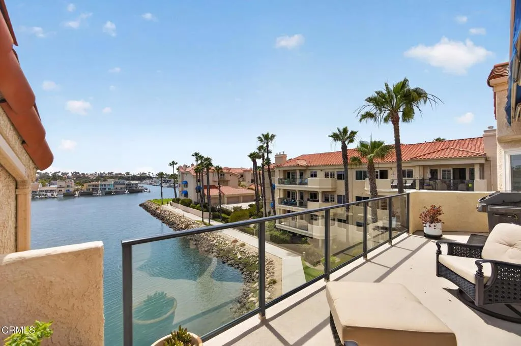 32-web-or-mls-Upmarket Media-1753Eme085
