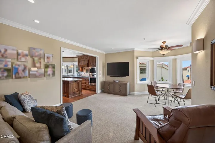 25-web-or-mls-Upmarket Media-1753Eme058