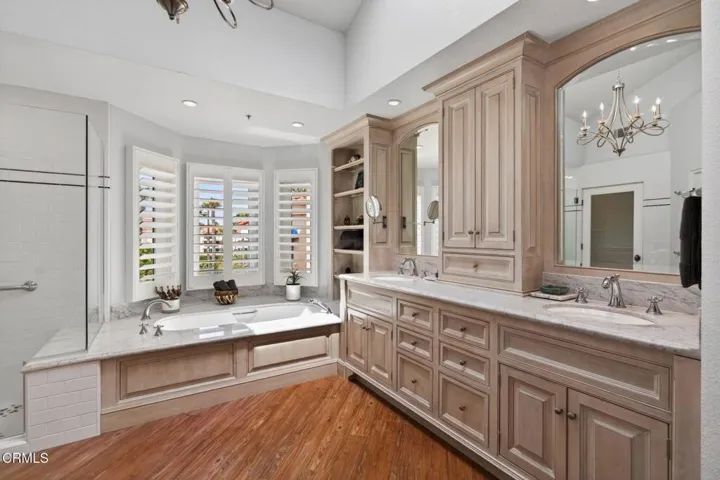 41-web-or-mls-Upmarket Media-1753Eme112