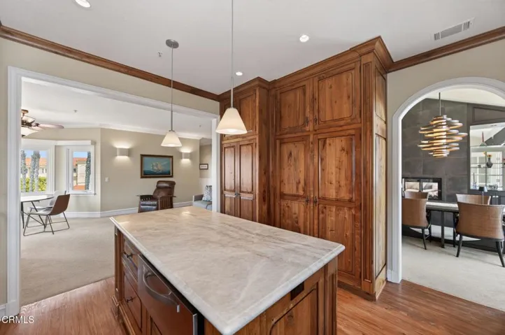 19-web-or-mls-Upmarket Media-1753Eme040