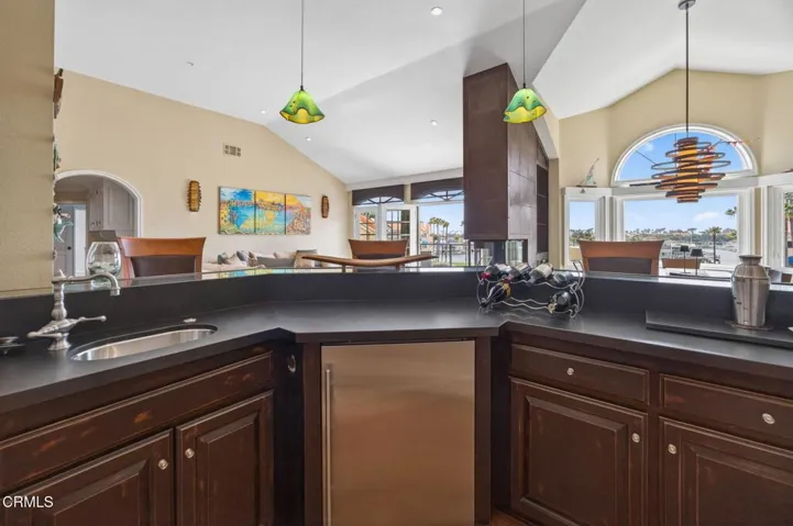 26-web-or-mls-Upmarket Media-1753Eme067