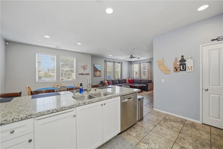 16001 Chase 68, Fontana, California 92336
