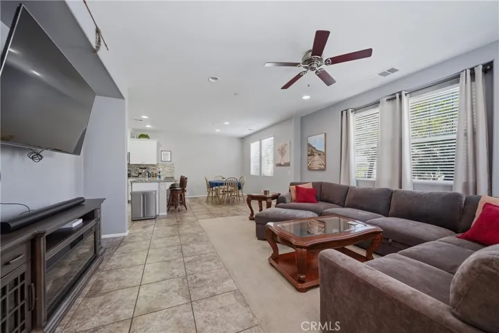 16001 Chase 68, Fontana, California 92336
