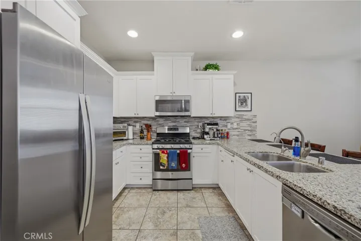 16001 Chase 68, Fontana, California 92336