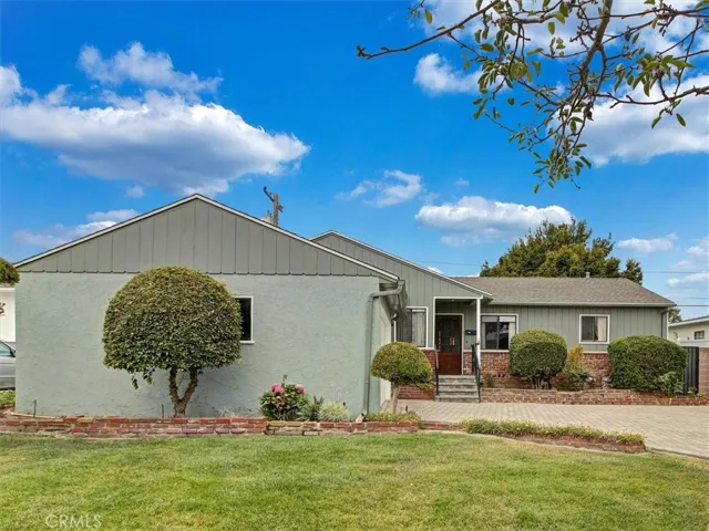 16613 Glenburn, Torrance, California 90504